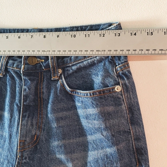 EVIDNT Los Angeles Reverse Cuff Cropped Jeans Women's Size Small - Picture 9 of 12